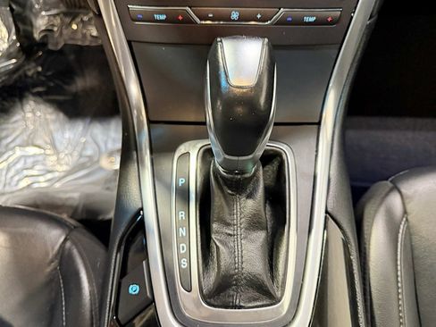 Used 2016 Ford Edge Titanium w/ Technology Package image 11