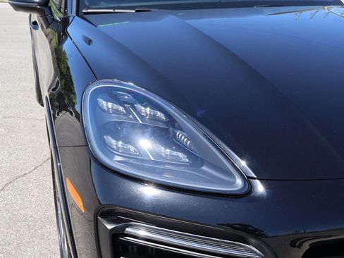 Certified 2023 Porsche Cayenne GTS AWD/4WD image 14