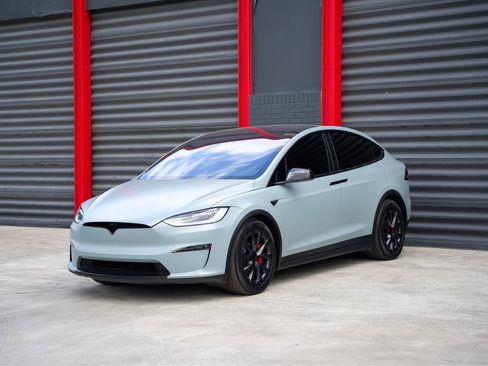 Used 2023 Tesla Model X Plaid image 1