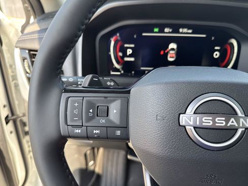 Used 2025 Nissan Rogue SL w/ SL Premium Package FWD image 16