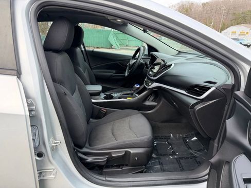 Used 2016 Chevrolet Volt LT FWD image 18