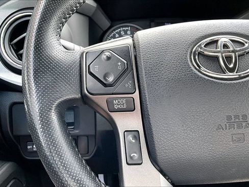 Certified 2017 Toyota Tacoma TRD Sport AWD/4WD image 14
