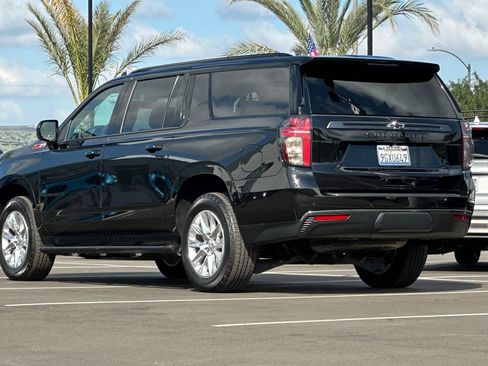 Used 2022 Chevrolet Suburban Z71 image 6