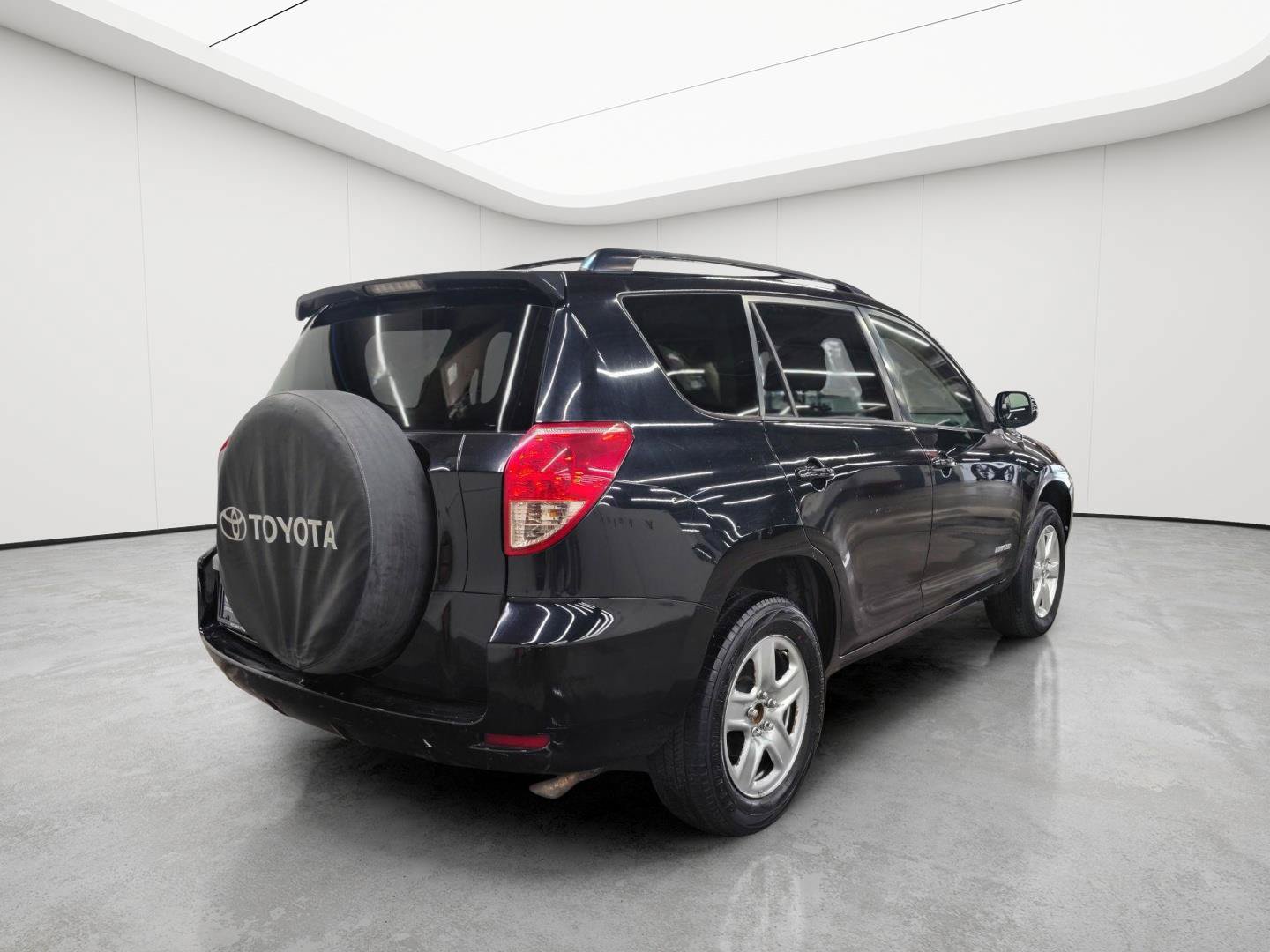 Used 2007 Toyota RAV4 Limited FWD image 3