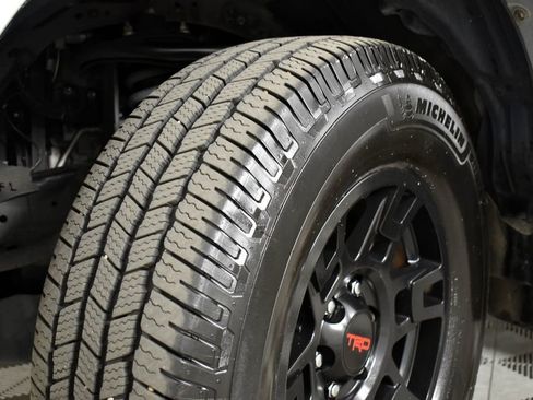 Used 2019 Toyota 4Runner SR5 Premium image 9