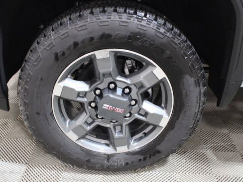 New 2026 GMC Sierra 2500 SLT w/ SLT Premium Package image 40