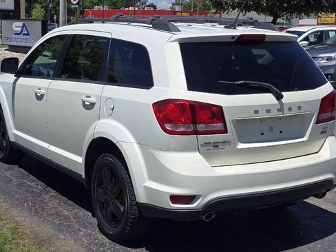 Used 2014 Dodge Journey SXT FWD image 4