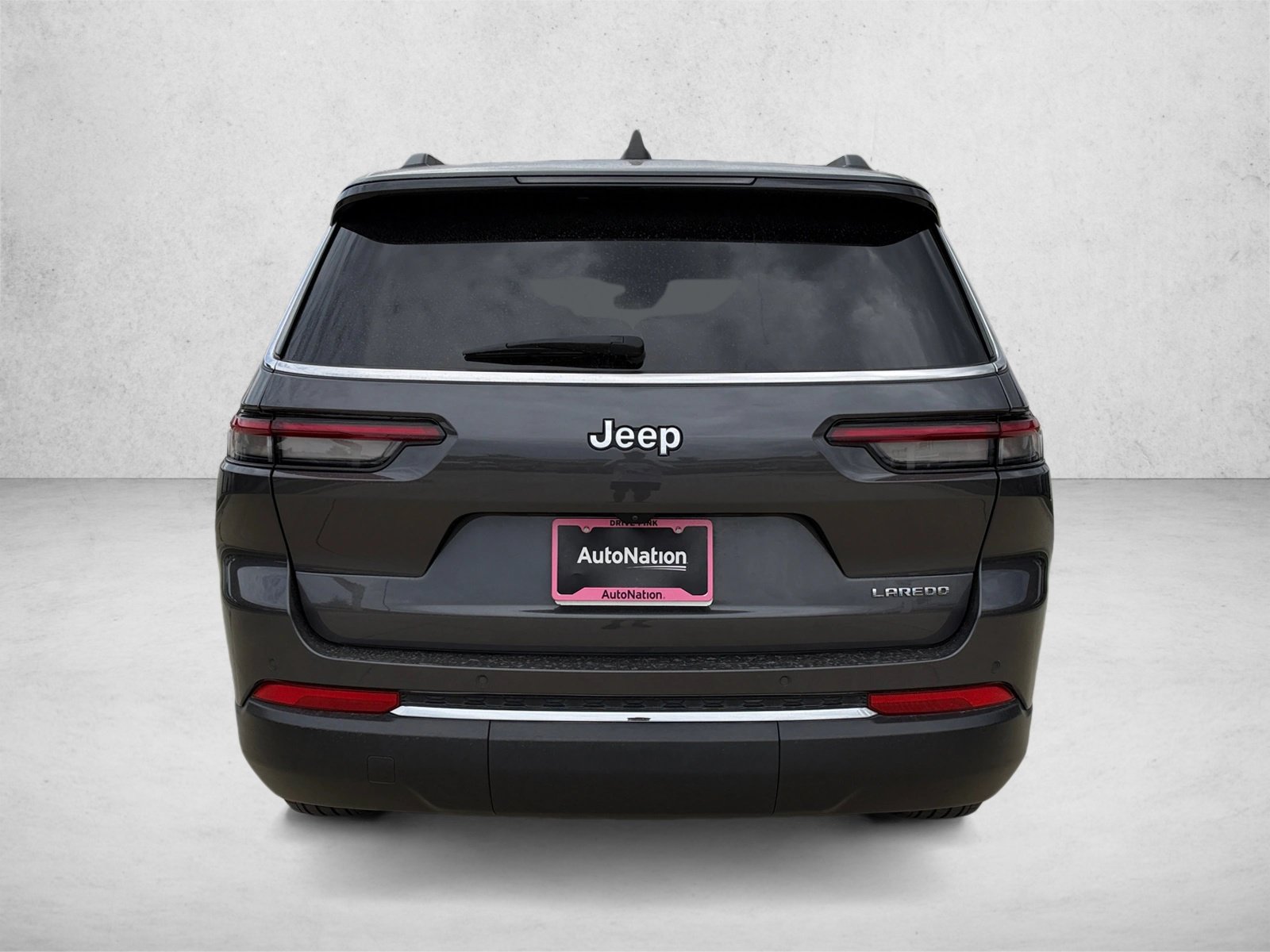 Used 2023 Jeep Grand Cherokee L Laredo RWD image 6