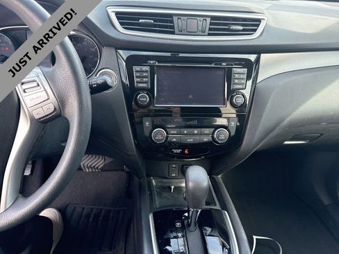 Used 2015 Nissan Rogue SV w/ SV Premium Package image 10