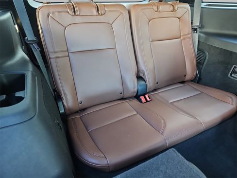 Used 2024 Lincoln Aviator Reserve w/ Equipment Group 201A image 15