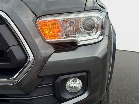 Used 2023 Toyota Tacoma SR5 image 10