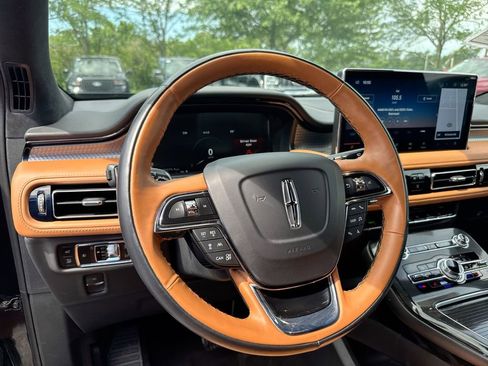 Used 2023 Lincoln Nautilus Black Label AWD/4WD image 11