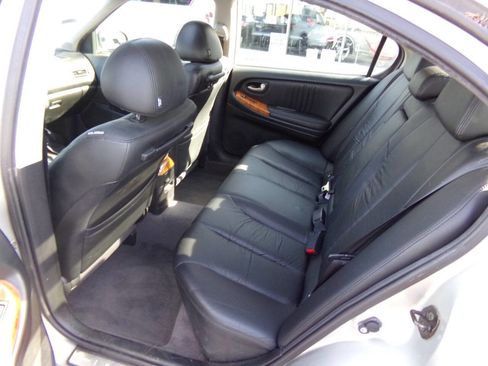 Used 2003 INFINITI I35 w/ Sunroof & Sunshade Pkg image 13