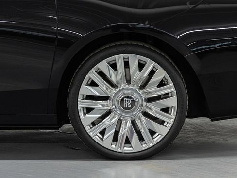 Used 2025 Rolls-Royce Ghost image 28