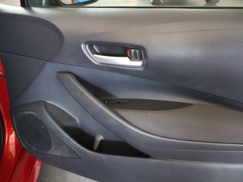Used 2021 Toyota Corolla LE FWD image 12