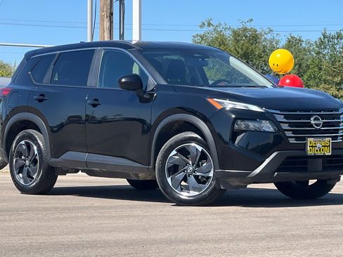 Used 2024 Nissan Rogue SV AWD/4WD image 2