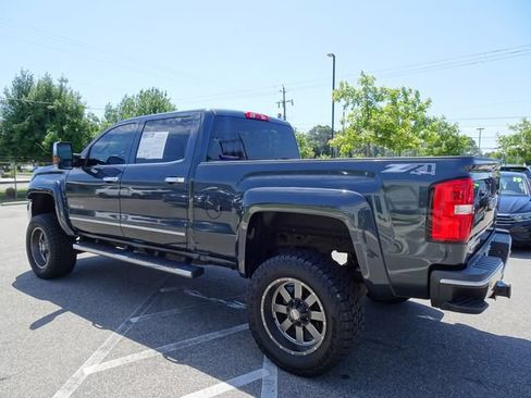 Used 2018 GMC Sierra 2500 SLT w/ Duramax Plus Package AWD/4WD image 6