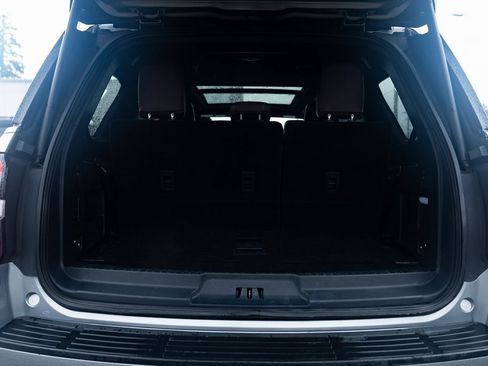 Used 2024 Ford Expedition Limited image 7