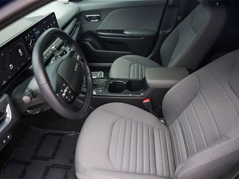 Used 2025 Kia K4 EX image 12