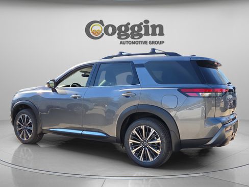 New 2026 Nissan Pathfinder Platinum w/ Cargo Package image 4