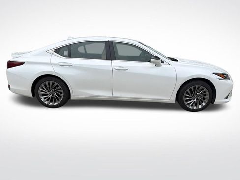 Used 2024 Lexus ES 300h Ultra Luxury w/ Accessory Package (Z2) FWD image 4