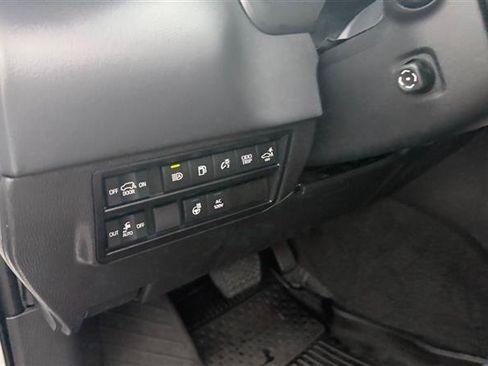 Used 2024 Toyota Sequoia Platinum AWD/4WD image 29
