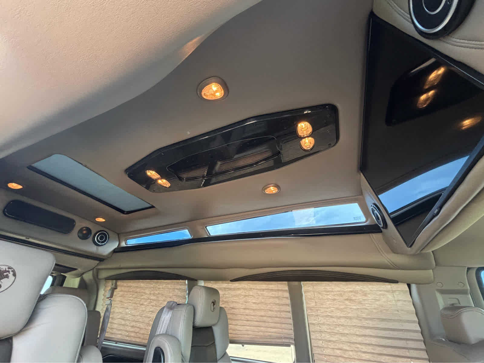 Used 2021 Chevrolet Express 2500 w/ Enhanced Convenience Package RWD image 15
