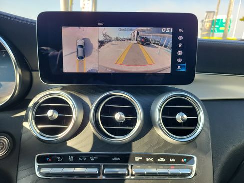 Used 2022 Mercedes-Benz GLC 300 4MATIC Coupe image 10