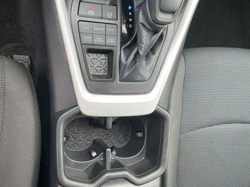 Certified 2022 Toyota RAV4 LE image 18