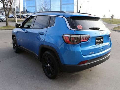 Used 2022 Jeep Compass Latitude image 4