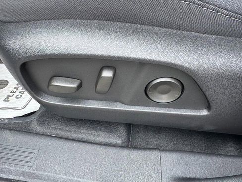 New 2026 Chevrolet Equinox LT w/ Convenience Package II image 11