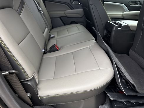 Used 2025 Chevrolet Colorado ZR2 w/ Technology Package image 15