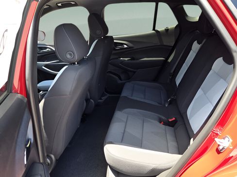 New 2026 Chevrolet Trax RS w/ Sunroof Package FWD image 10