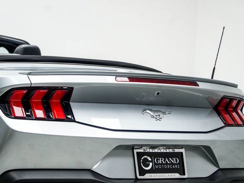 Used 2025 Ford Mustang Premium RWD image 15