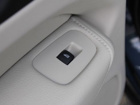 Used 2022 Volvo XC60 T8 Inscription Expression w/ Advanced Package image 30