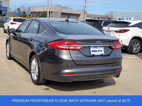 Used 2018 Ford Fusion SE image 3