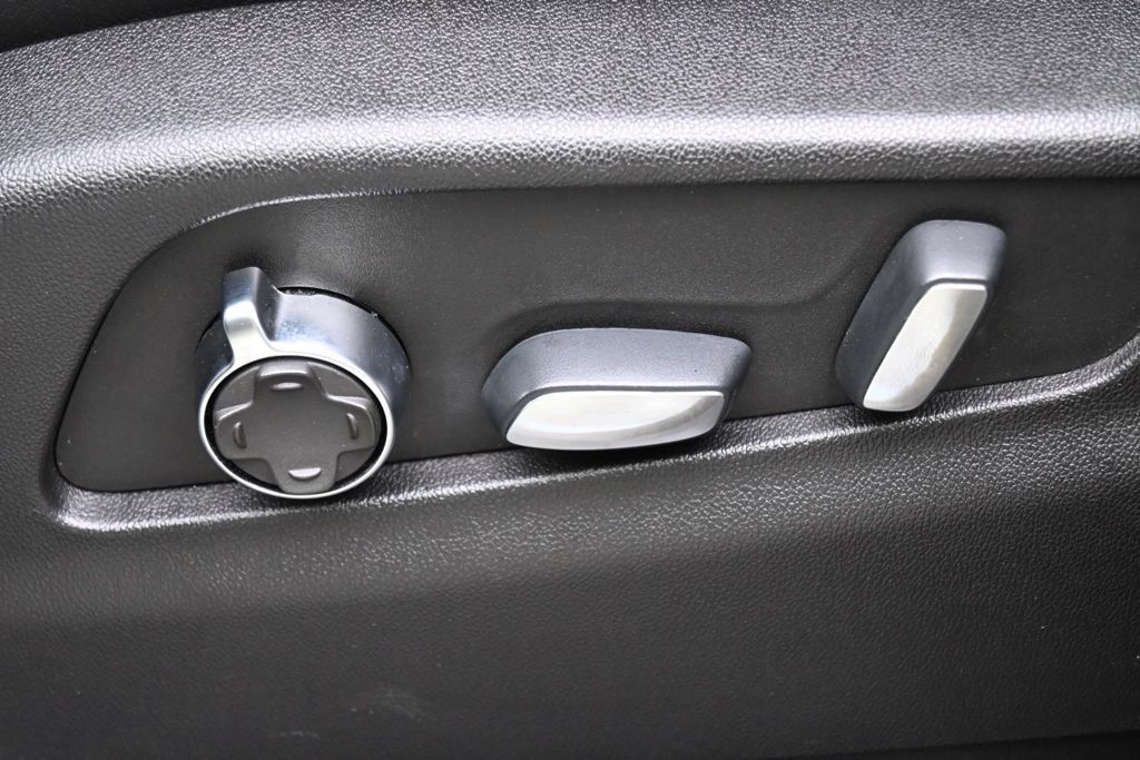 Used 2019 Cadillac XT4 Sport w/ Cold Weather Package AWD/4WD image 14
