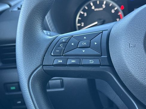 Used 2025 Nissan Sentra S image 35