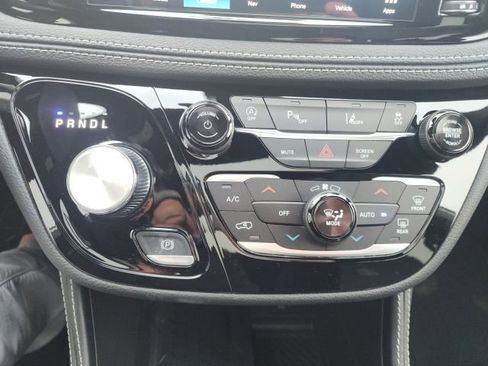 New 2026 Chrysler Pacifica Limited w/ S Appearance Package image 9