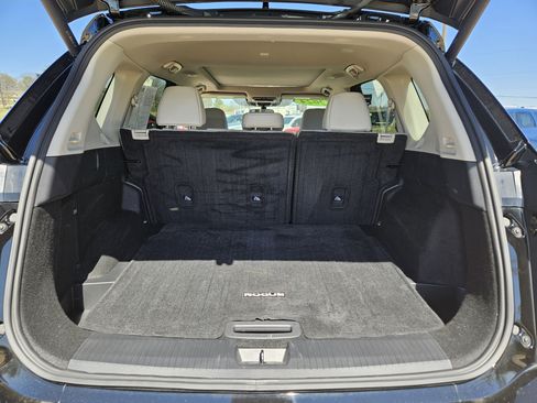 Used 2024 Nissan Rogue SV w/ SV Premium Package image 12