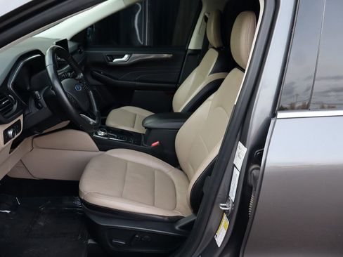 Used 2021 Ford Escape Titanium image 19