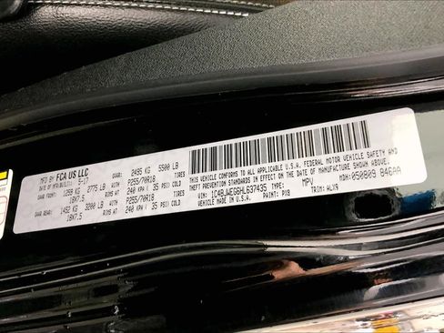 Used 2017 Jeep Wrangler Unlimited Sahara w/ Connectivity Group image 37