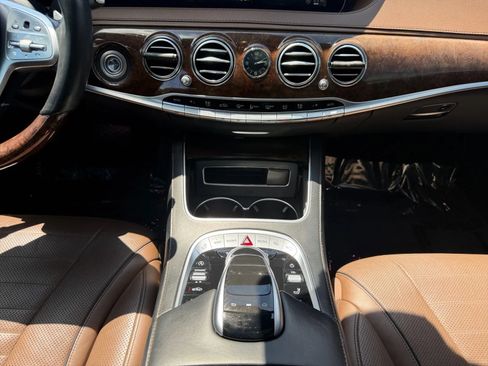 Used 2019 Mercedes-Benz S 560 4MATIC Sedan image 17