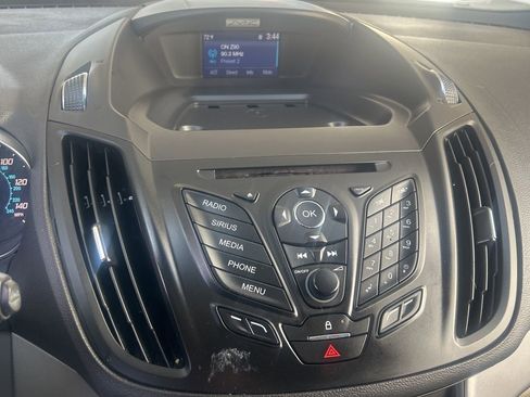 Used 2015 Ford Escape SE FWD image 2