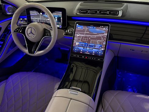 Used 2023 Mercedes-Benz S 580 4MATIC Sedan w/ AMG Line image 4