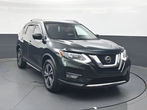 Used 2019 Nissan Rogue SV w/ Premium Package AWD/4WD image 2