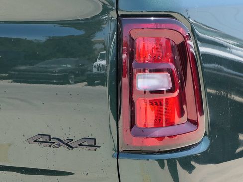 New 2026 RAM 1500 Express AWD/4WD image 4