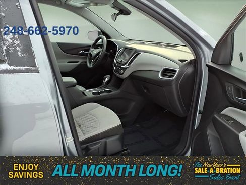 Used 2023 Chevrolet Equinox LS w/ LS Convenience Package image 9