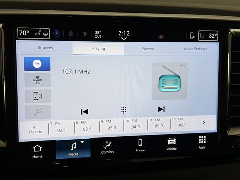 Used 2026 Chrysler Pacifica Select image 18