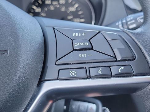 Used 2021 Nissan Rogue Sport S image 6